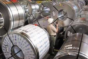 Trump sube aranceles a importación de acero y aluminio
